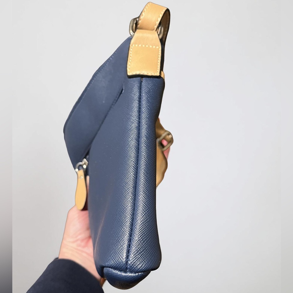 Giani Bernini Navy &Tan Crossbody Bag, EUC, man made material, clean, 9 x 8.5” - Picture 5 of 15